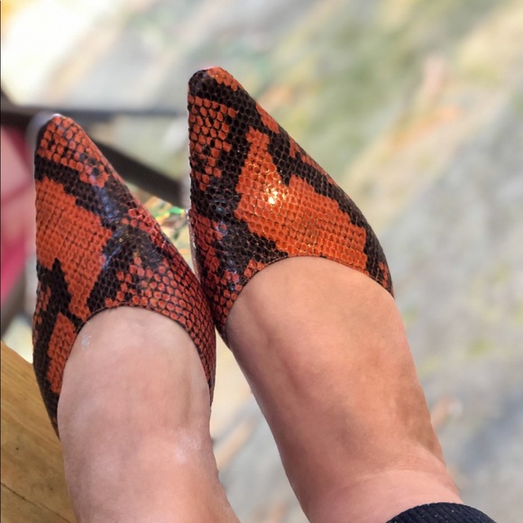 Tahari Shoes - Tahari Gorgeous mid-heel mule. EUC